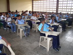 Kijkje in een klas lokaal in een basisschool in Monteria Colombia